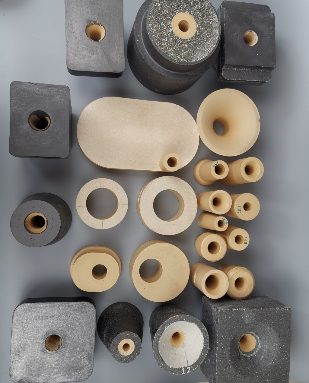 Zirconia ceramic inserts for tundish